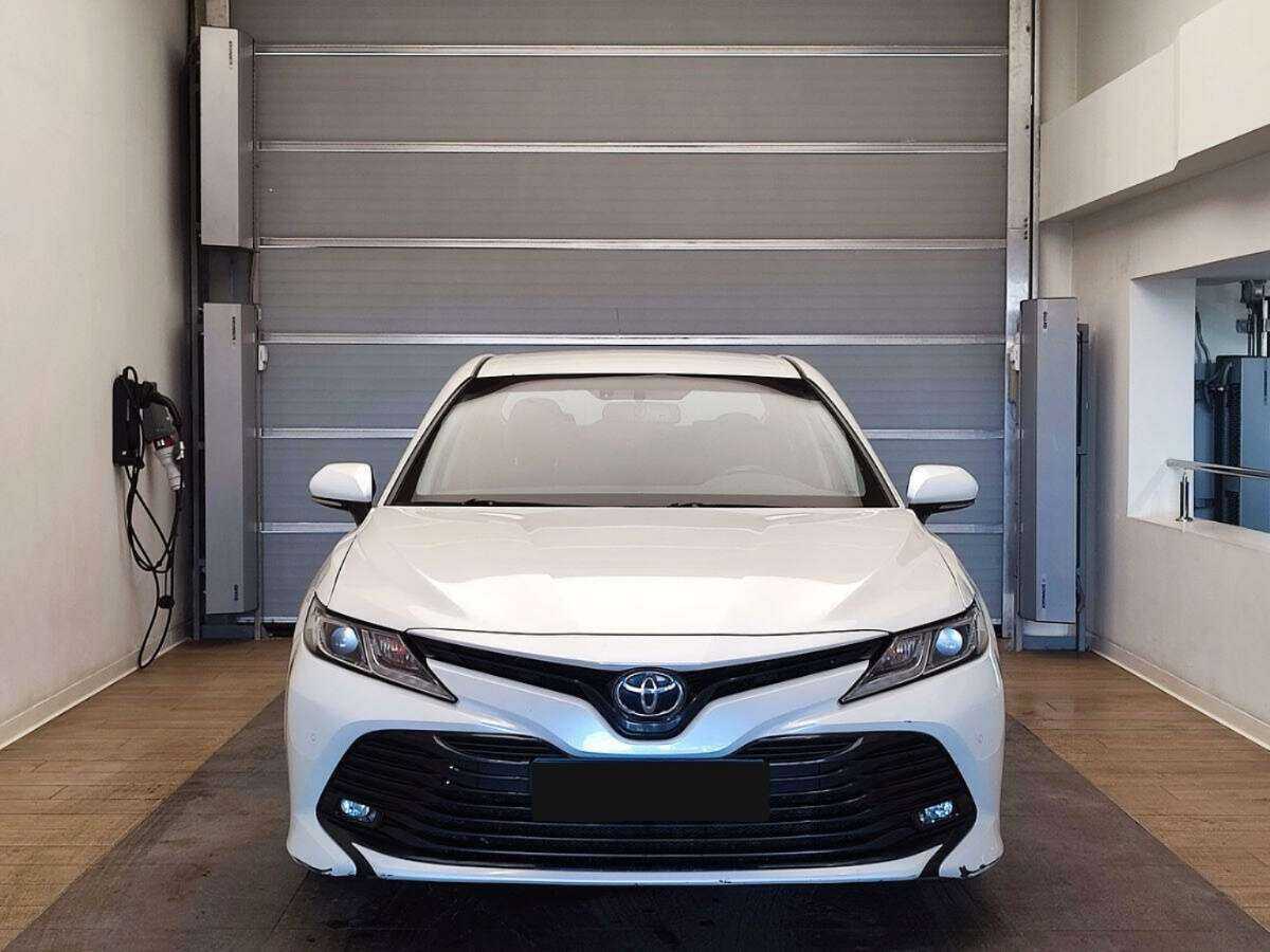 Купить Toyota Camry с пробегом. Фото: #1