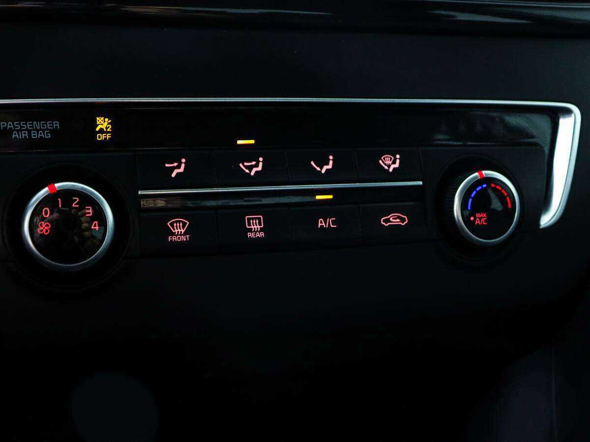 Купить Kia Optima с пробегом. Фото: #12