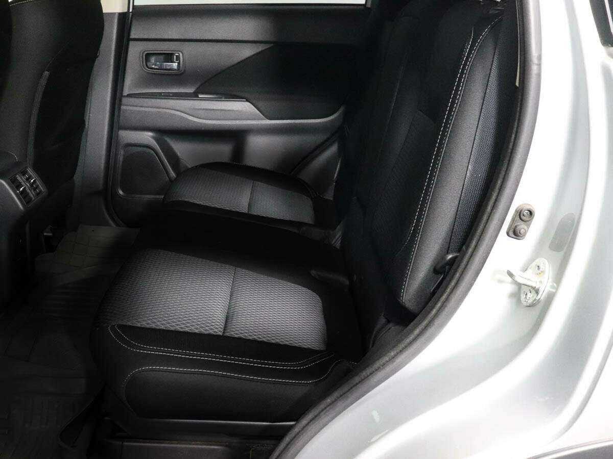 Купить Mitsubishi Outlander с пробегом. Фото: #7