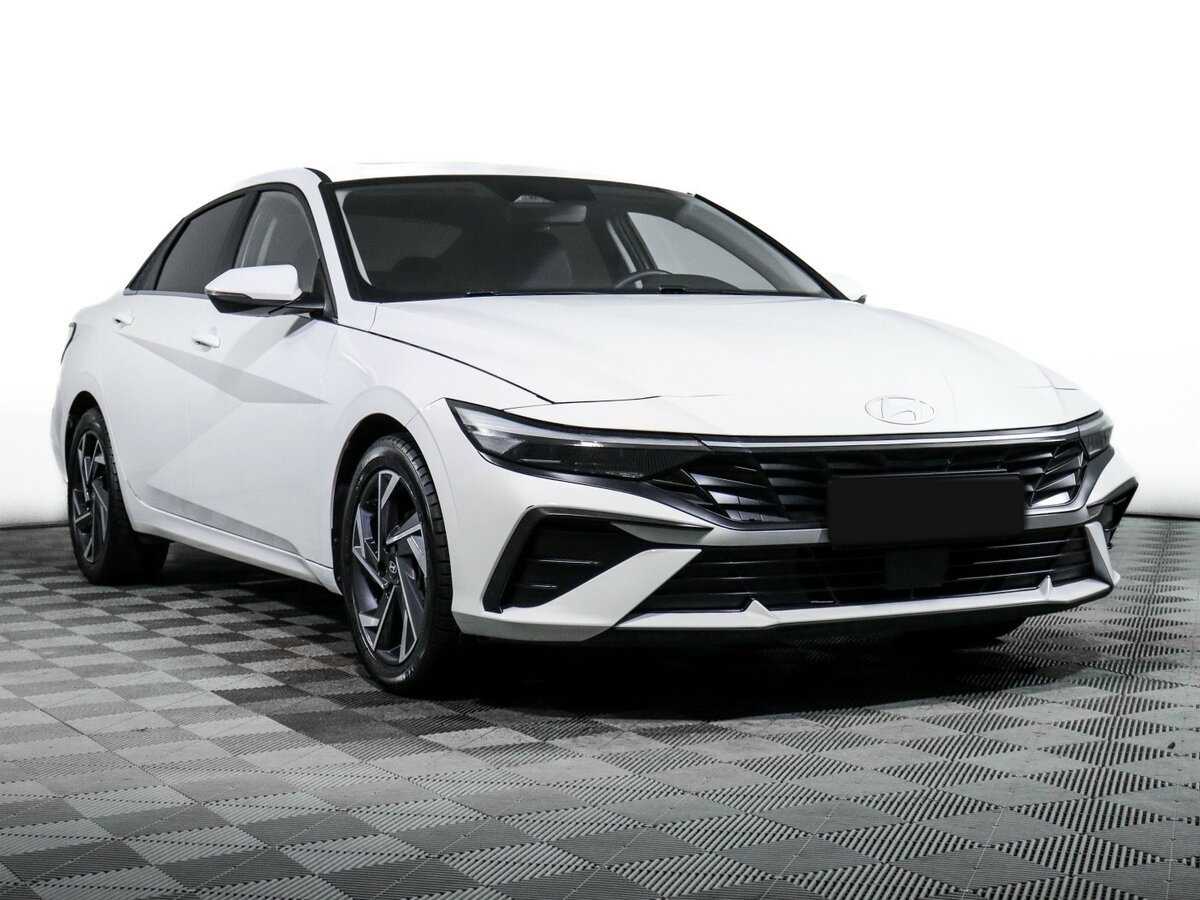 Купить Hyundai Elantra с пробегом. Фото: #2