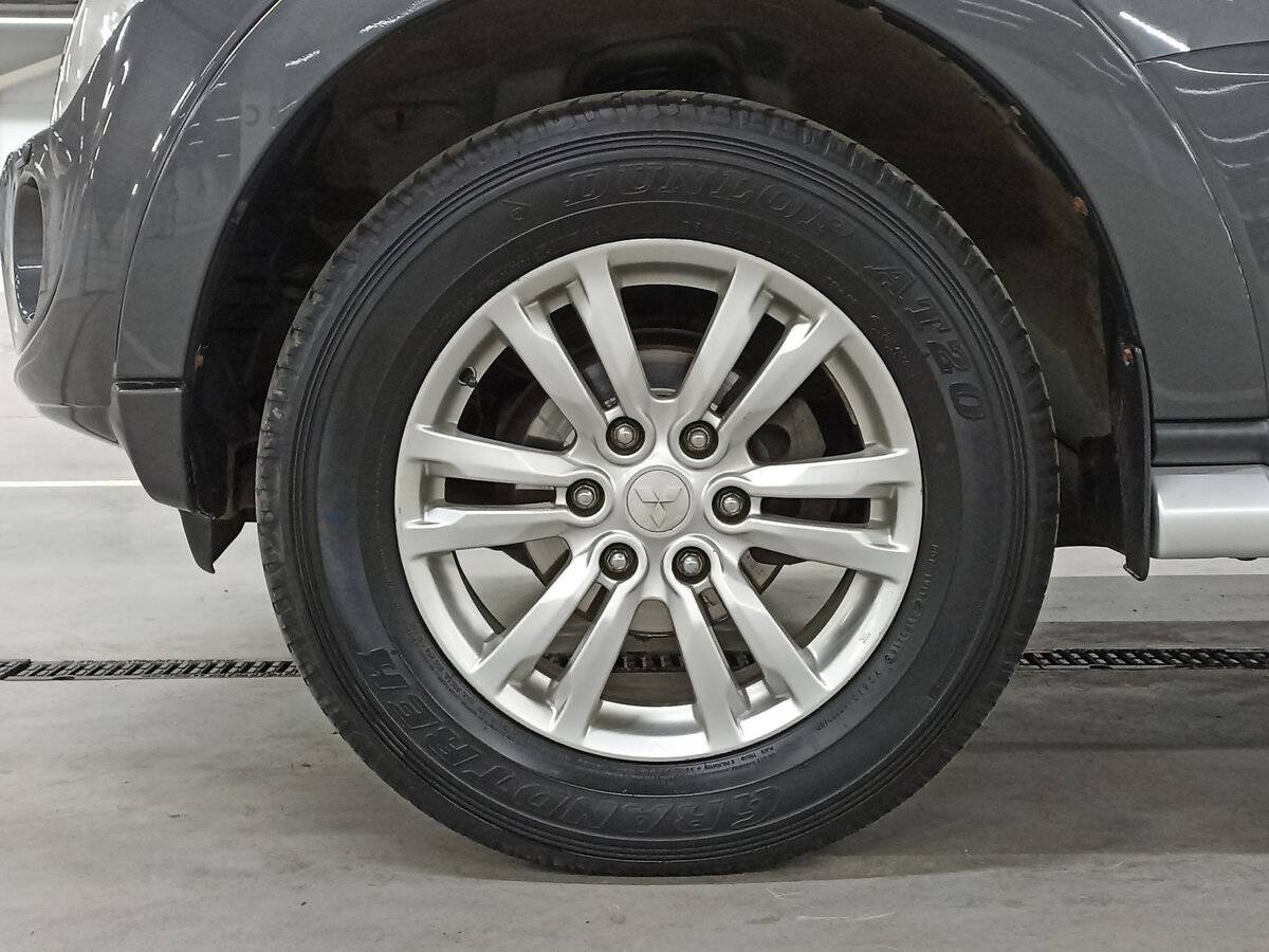 Купить Mitsubishi Pajero с пробегом. Фото: #16