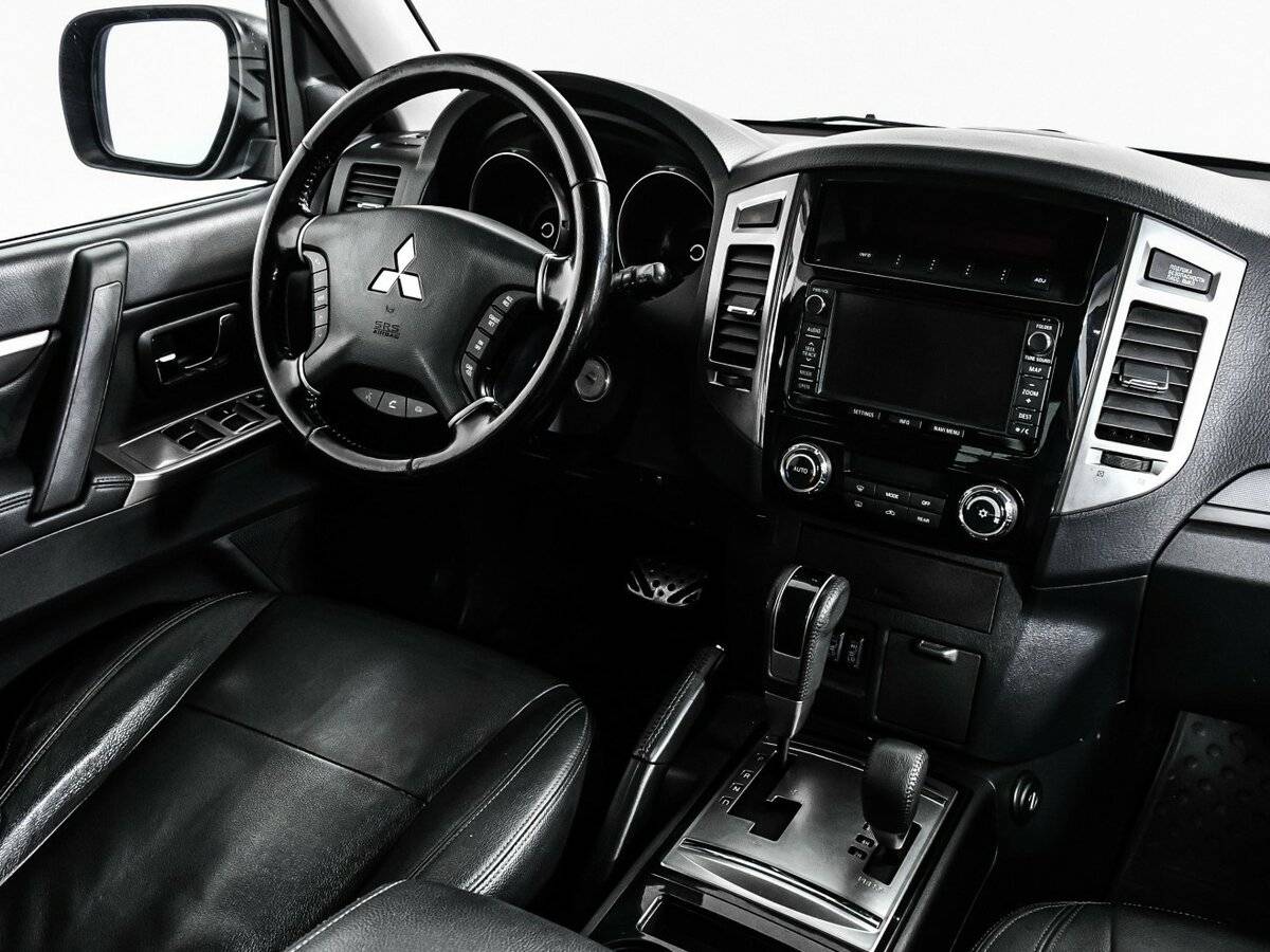 Купить Mitsubishi Pajero с пробегом. Фото: #8