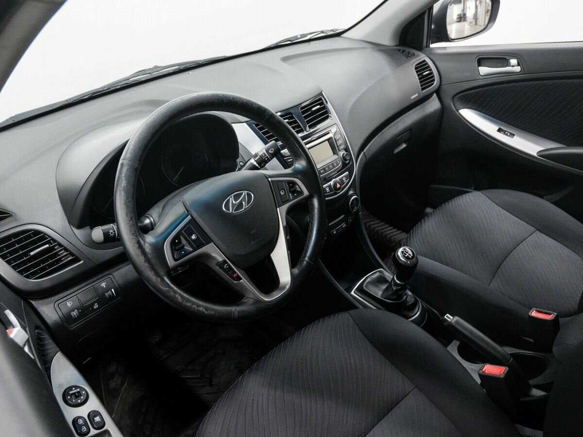 Купить Hyundai Solaris с пробегом. Фото: #13
