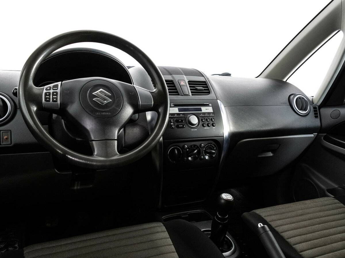Купить Suzuki SX4 с пробегом. Фото: #10
