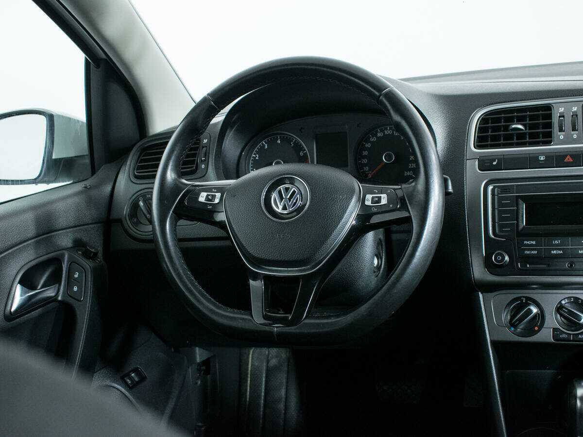 Купить Volkswagen Polo с пробегом. Фото: #13