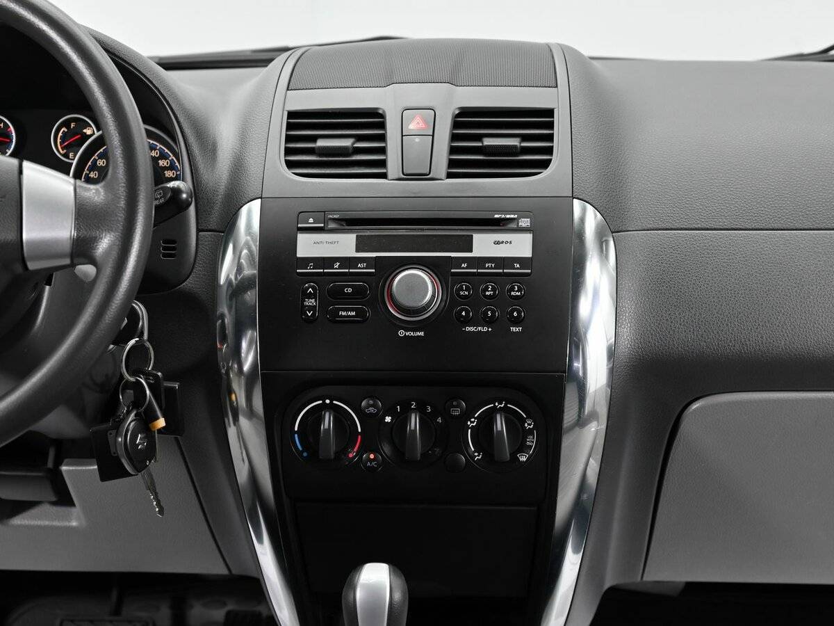 Купить Suzuki SX4 с пробегом. Фото: #8