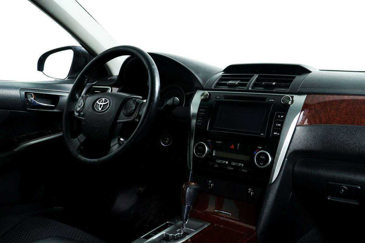 Купить Toyota Camry с пробегом. Фото: #8
