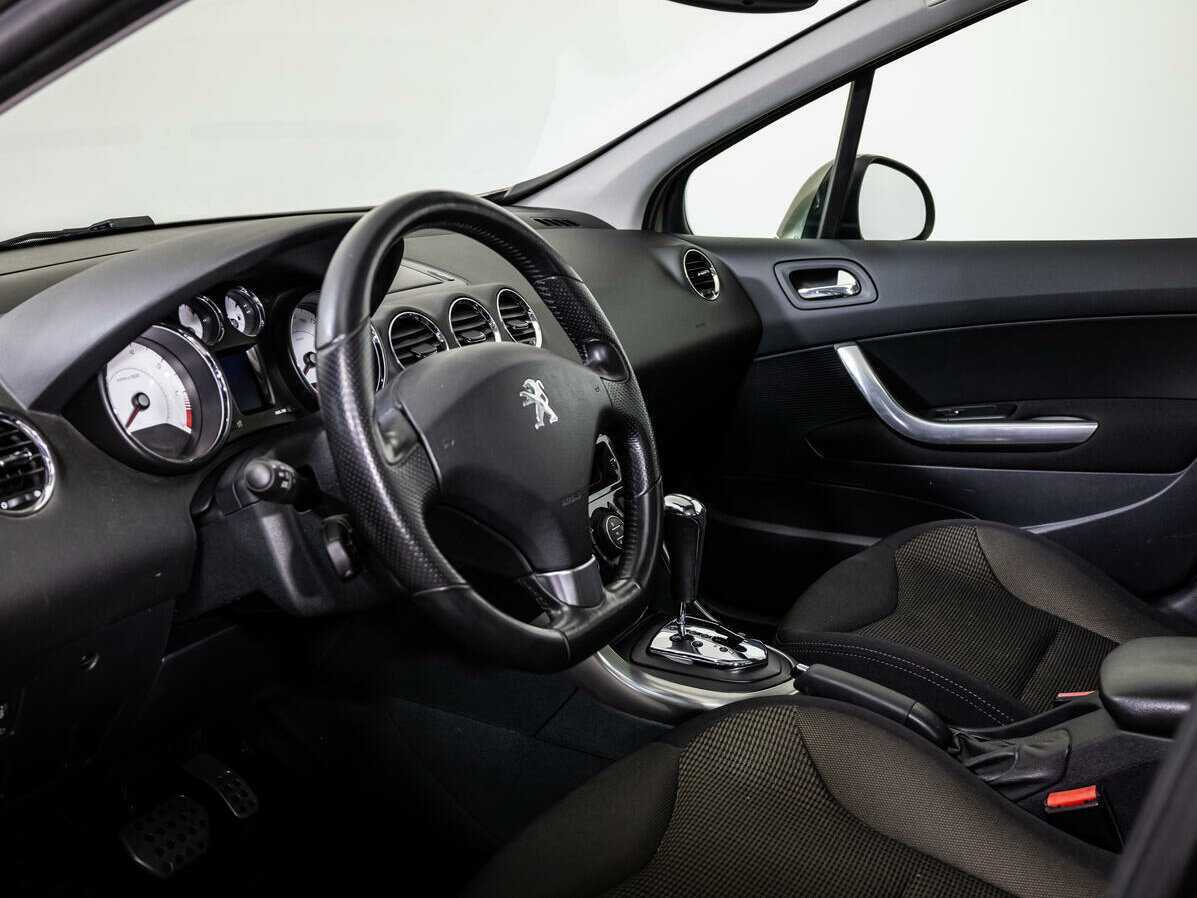 Купить Peugeot 308 с пробегом. Фото: #10