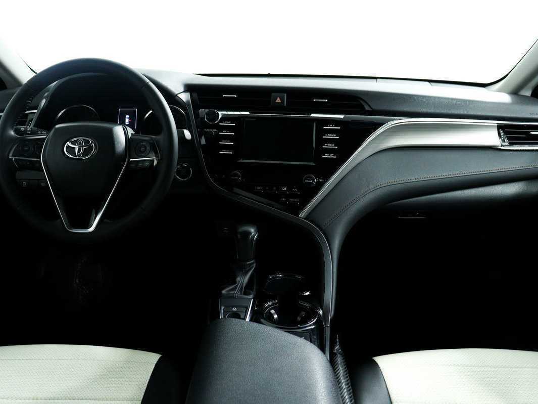 Купить Toyota Camry с пробегом. Фото: #10