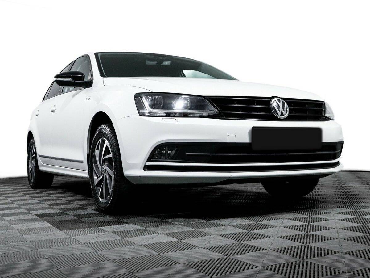 Купить Volkswagen Jetta с пробегом. Фото: #18