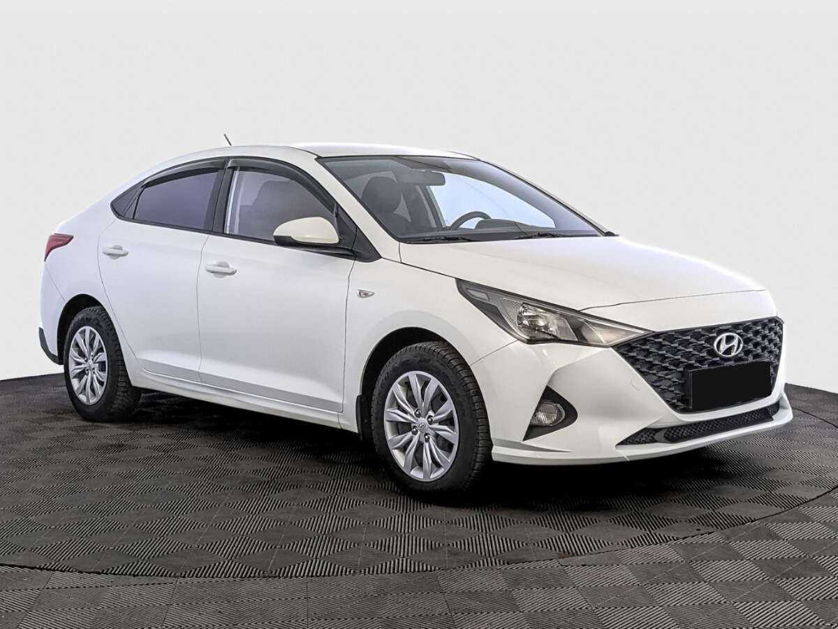 Купить Hyundai Solaris с пробегом. Фото: #2
