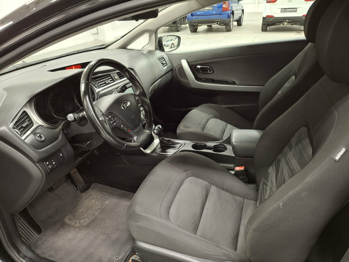 Купить Kia Ceed с пробегом. Фото: #14