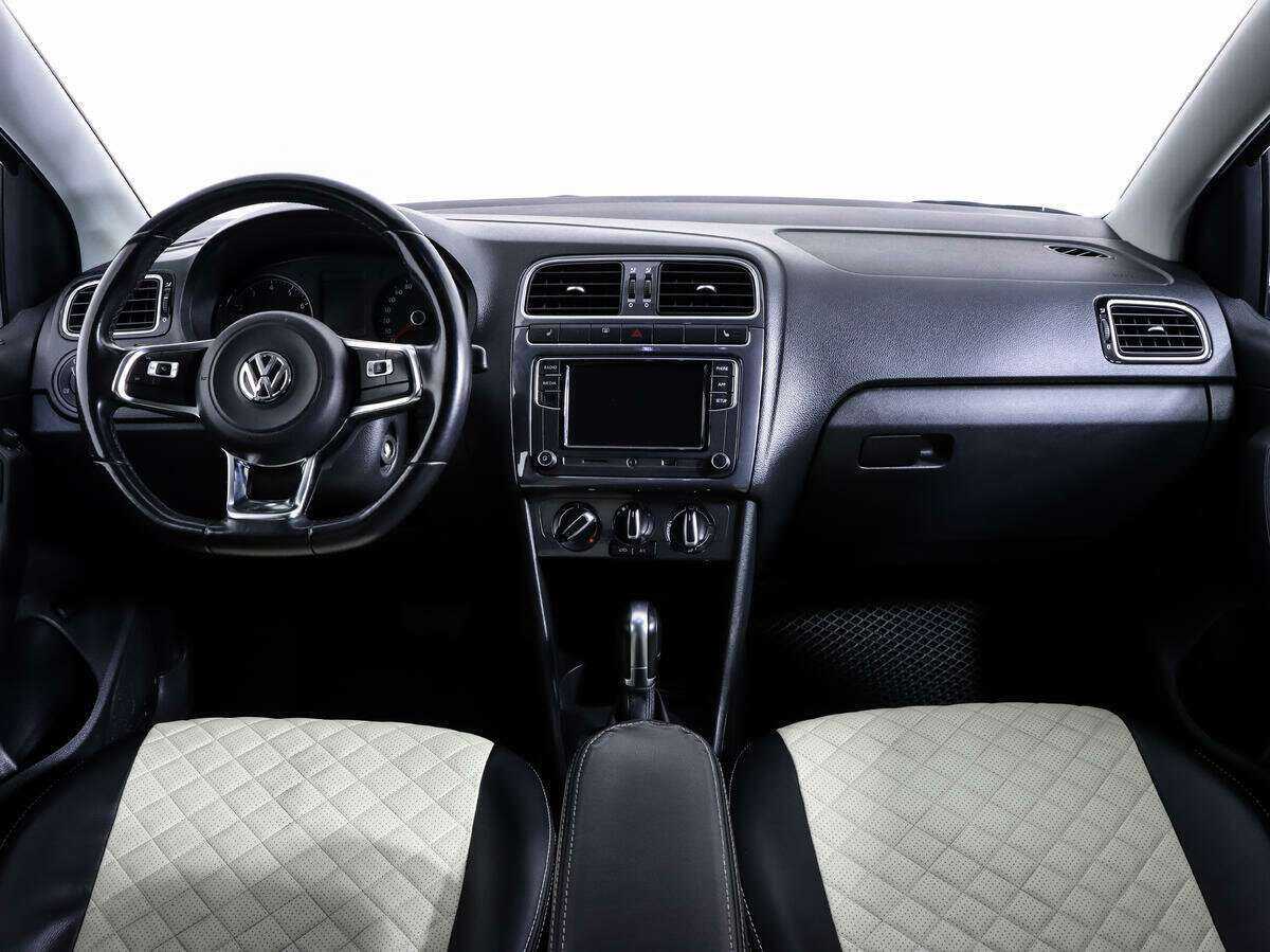 Купить Volkswagen Polo с пробегом. Фото: #9