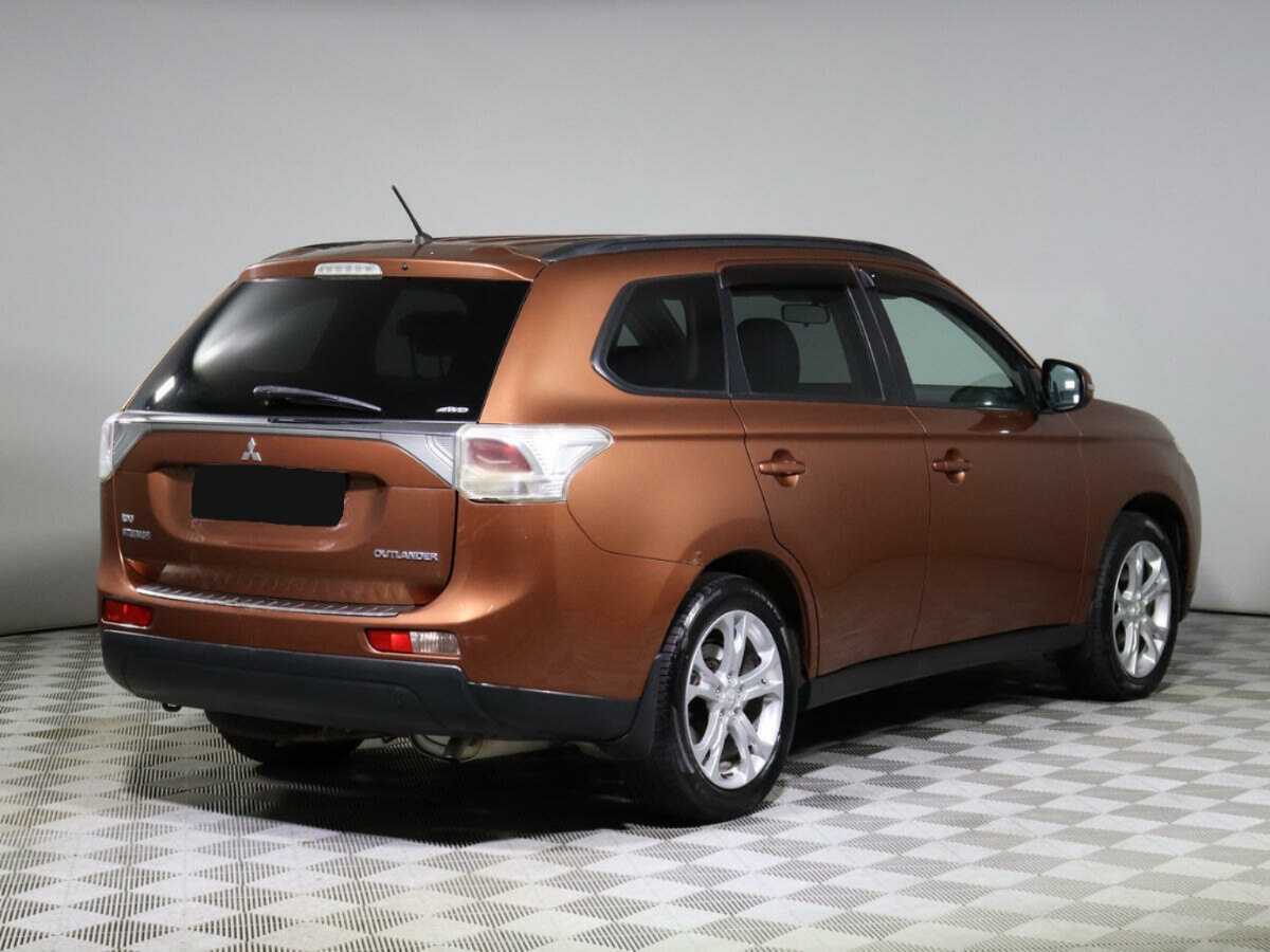 Купить Mitsubishi Outlander с пробегом. Фото: #4