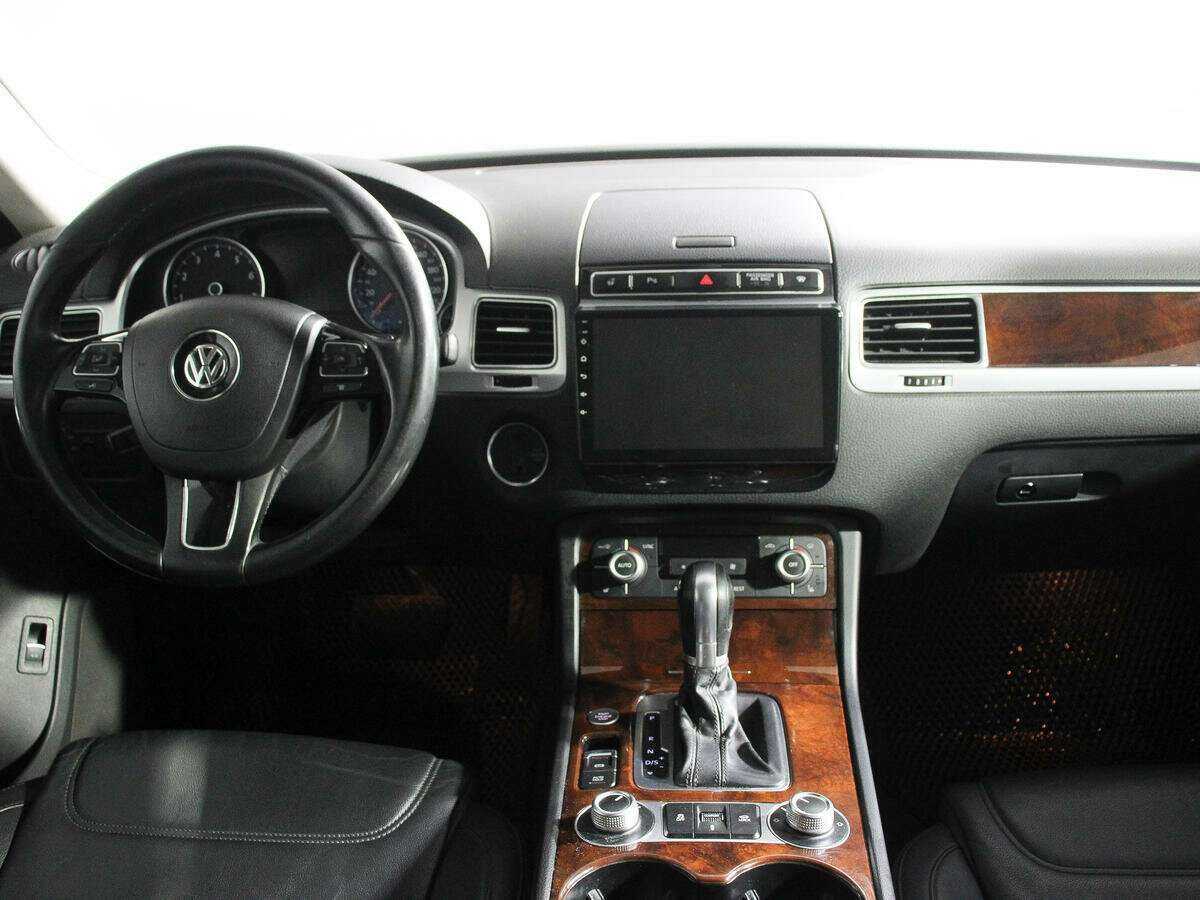 Купить Volkswagen Touareg с пробегом. Фото: #8
