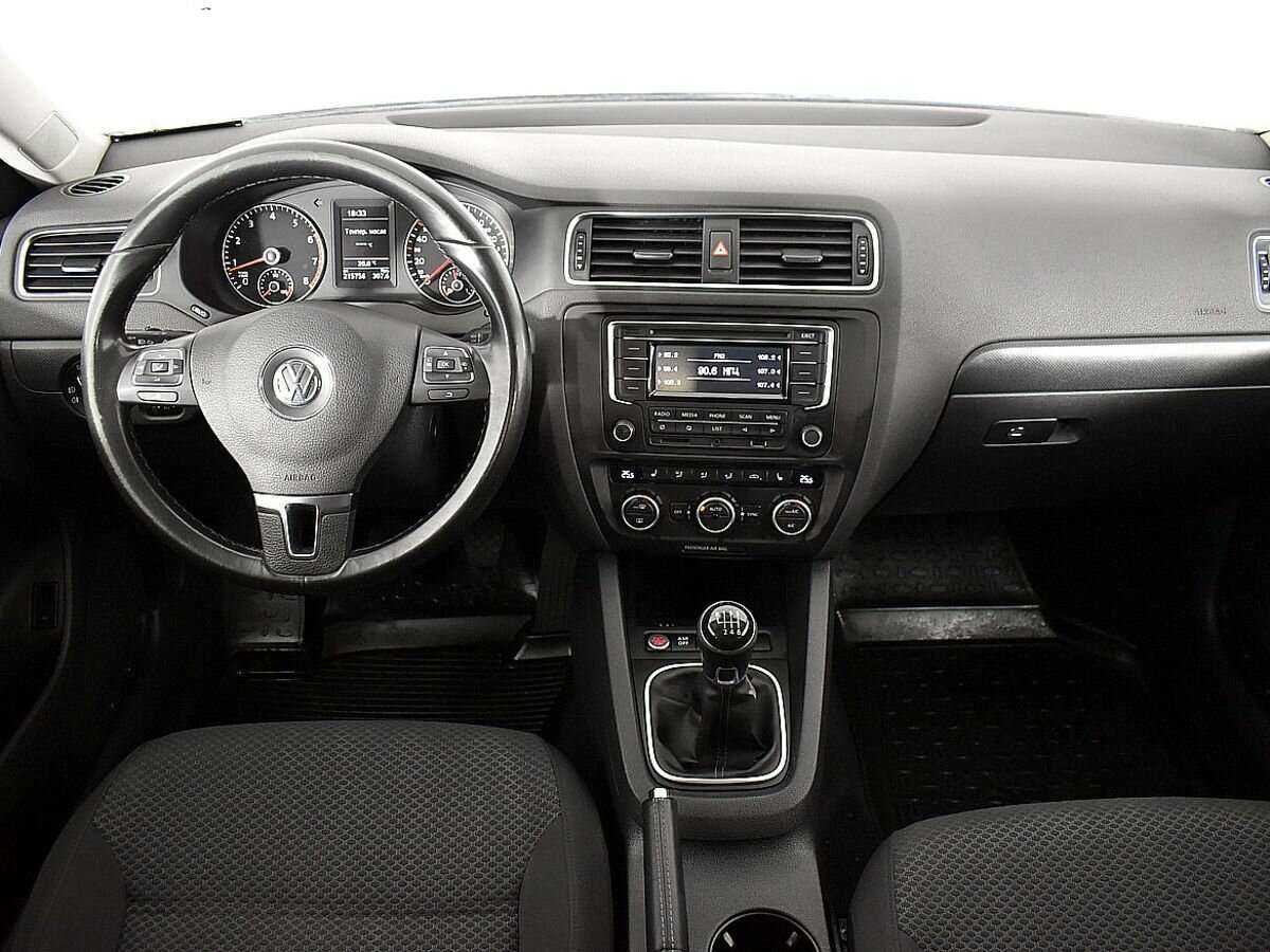 Купить Volkswagen Jetta с пробегом. Фото: #8