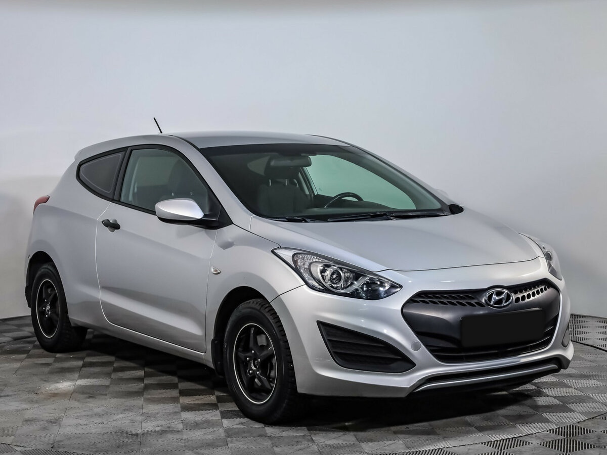 Купить Hyundai i30 с пробегом. Фото: #2