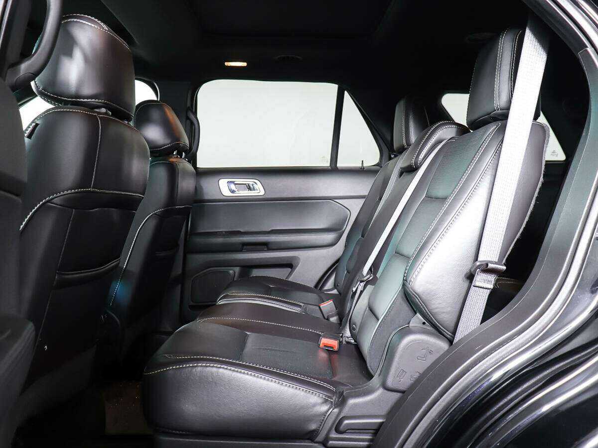 Купить Ford Explorer с пробегом. Фото: #9