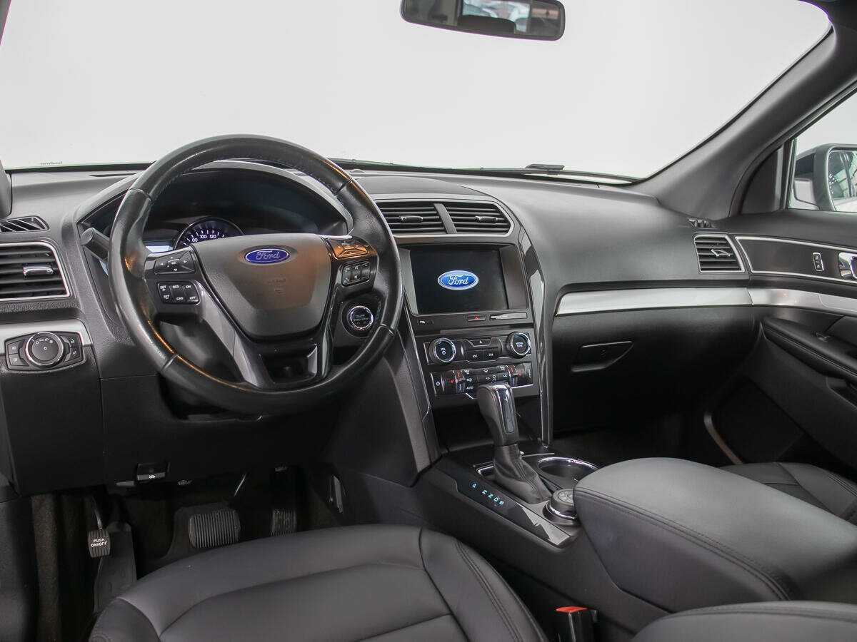 Купить Ford Explorer с пробегом. Фото: #12