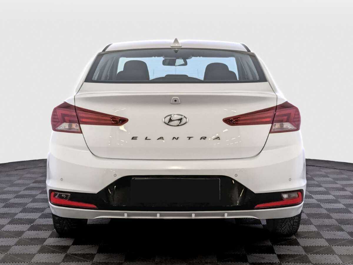 Купить Hyundai Elantra с пробегом. Фото: #5