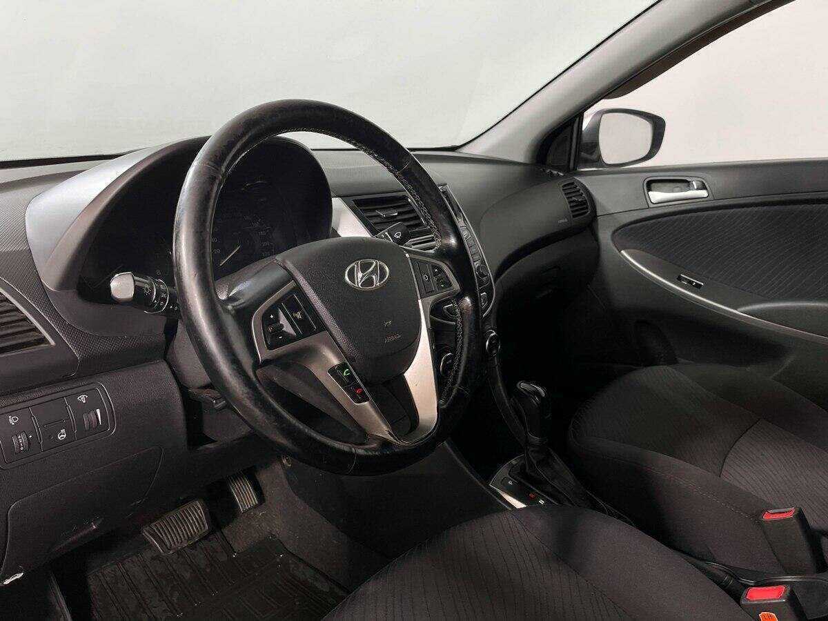 Купить Hyundai Solaris с пробегом. Фото: #10