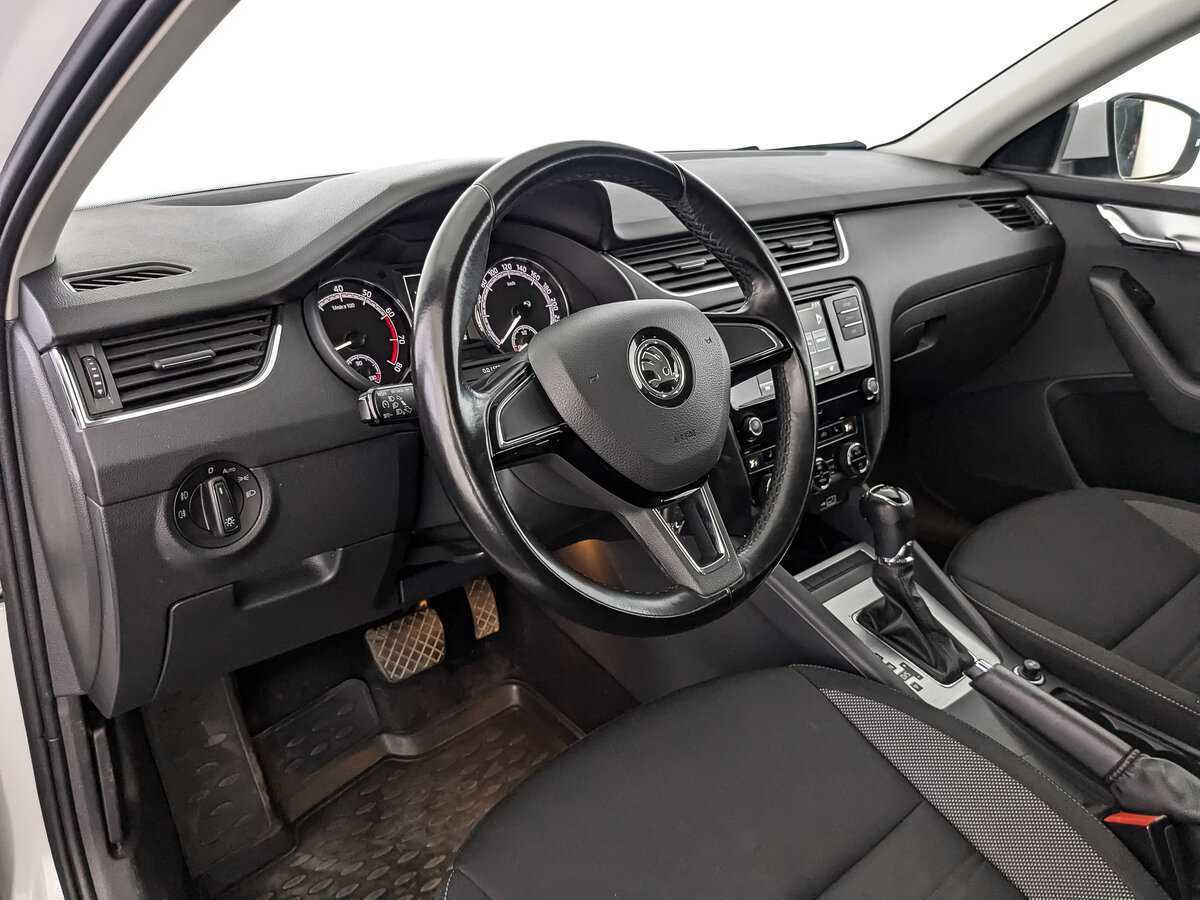 Купить Skoda Octavia с пробегом. Фото: #10