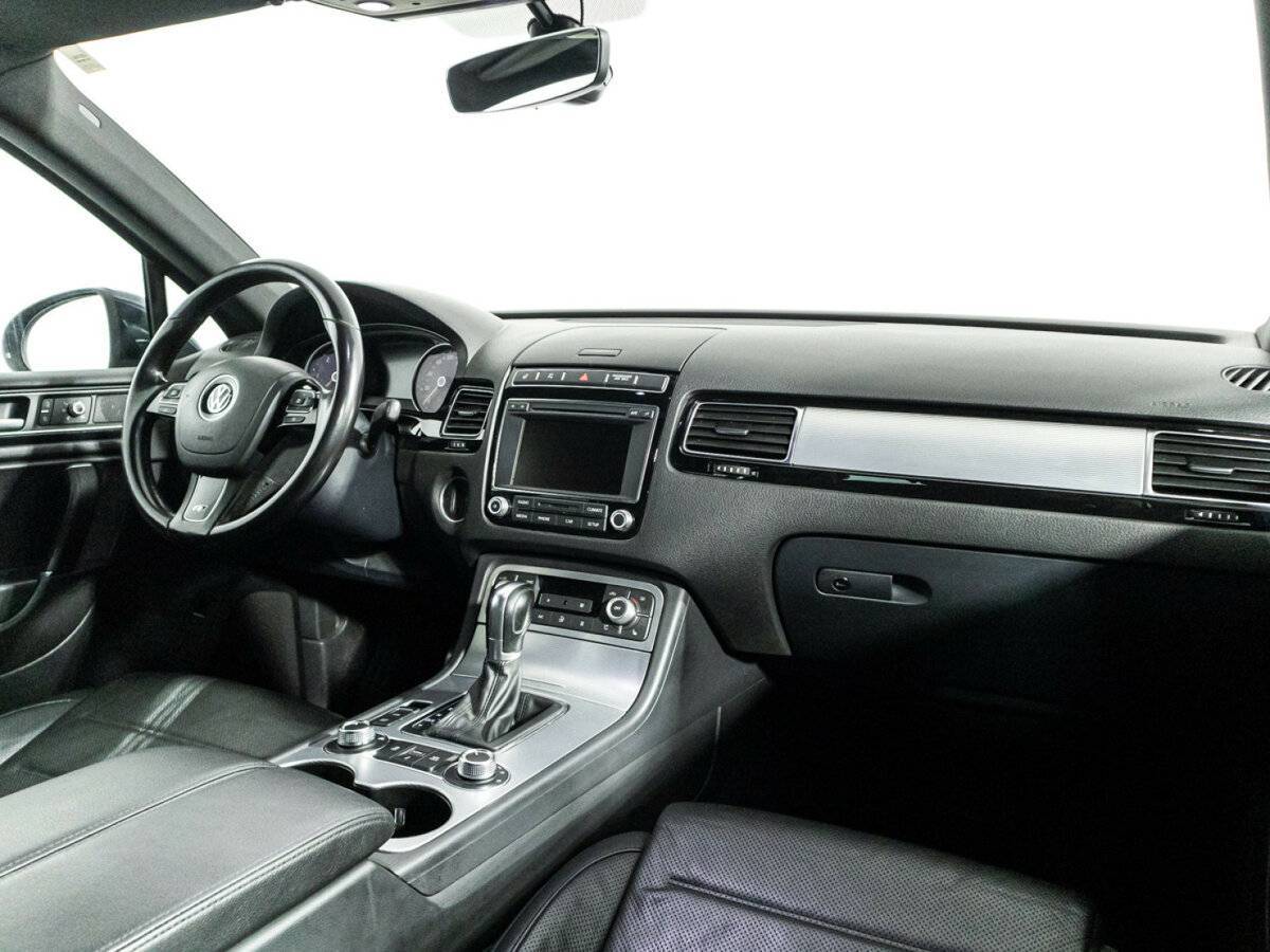 Купить Volkswagen Touareg с пробегом. Фото: #8