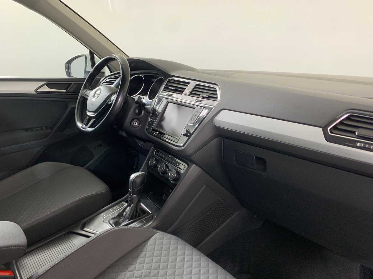 Купить Volkswagen Tiguan с пробегом. Фото: #13