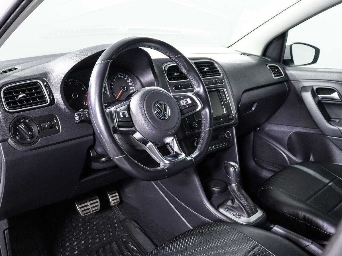 Купить Volkswagen Polo с пробегом. Фото: #13