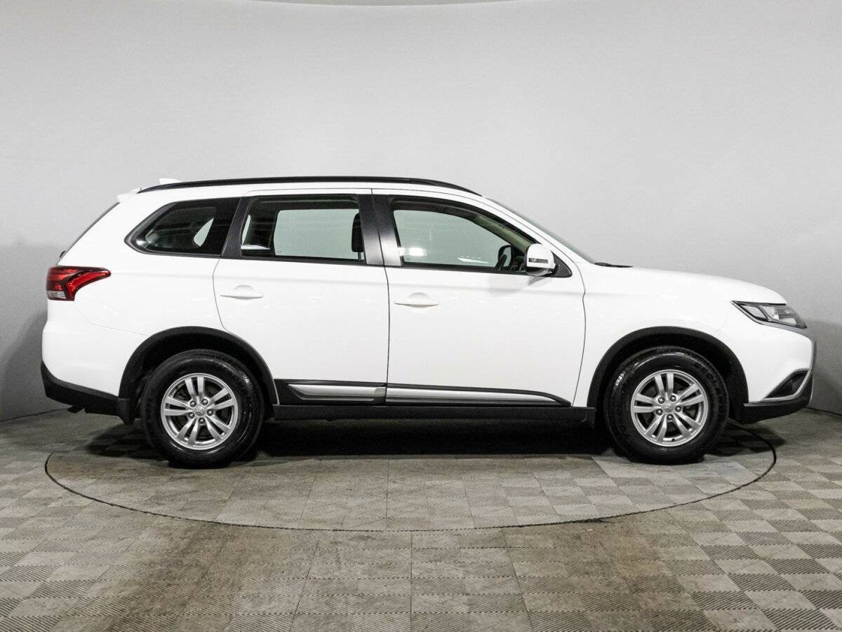 Купить Mitsubishi Outlander с пробегом. Фото: #3