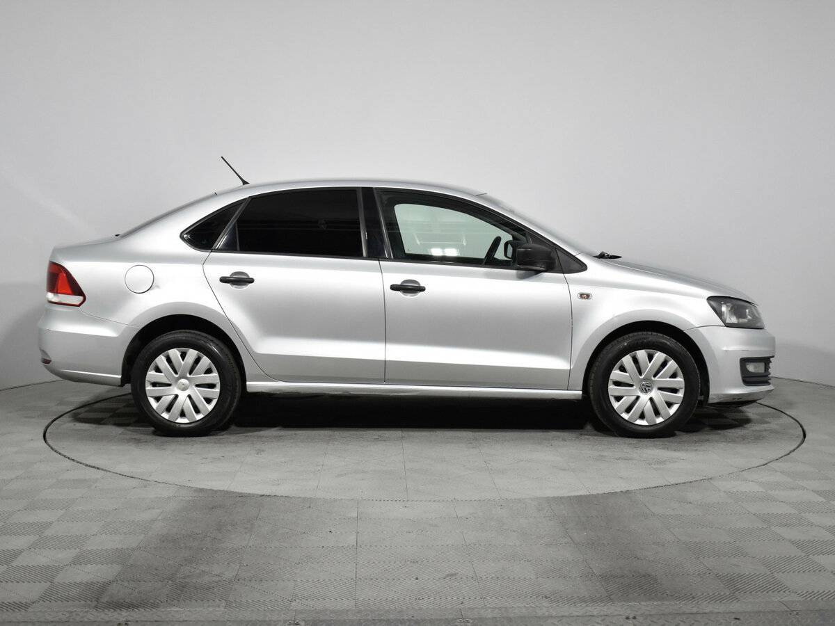 Купить Volkswagen Polo с пробегом. Фото: #3