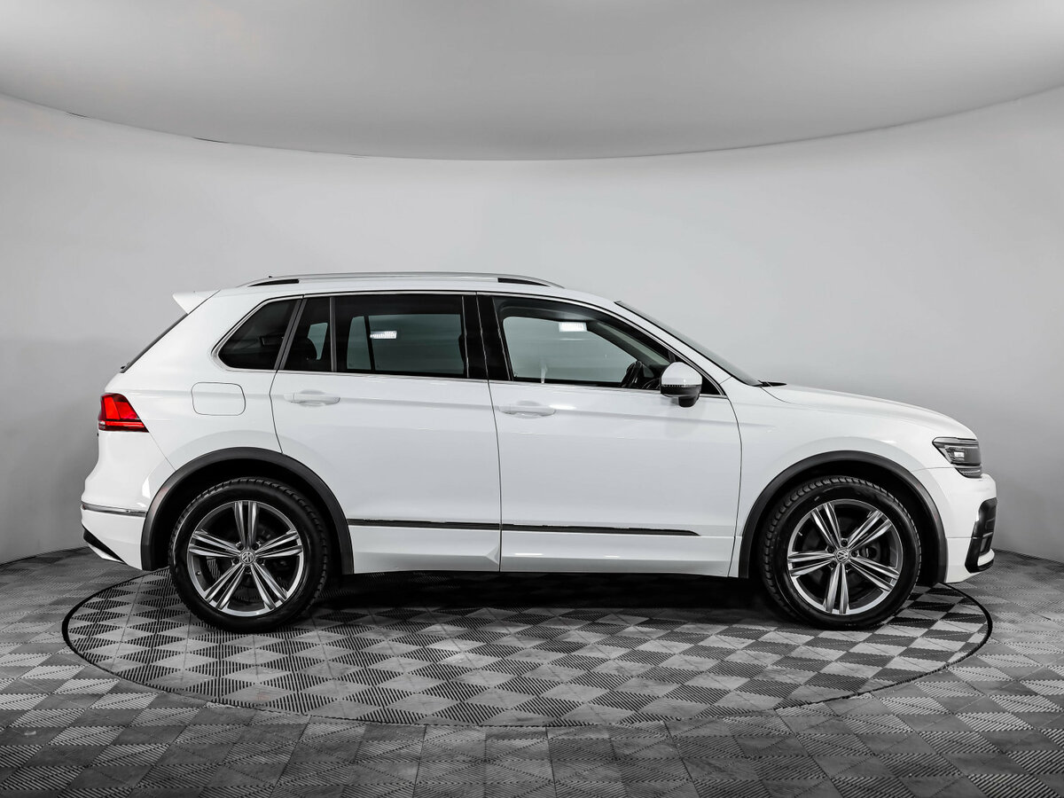 Купить Volkswagen Tiguan с пробегом. Фото: #3