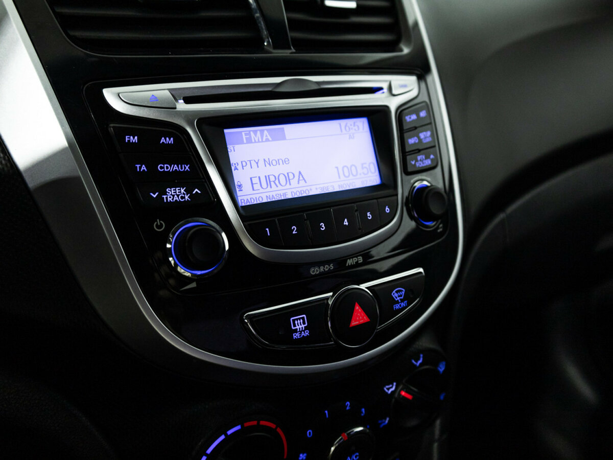 Купить Hyundai Solaris с пробегом. Фото: #13