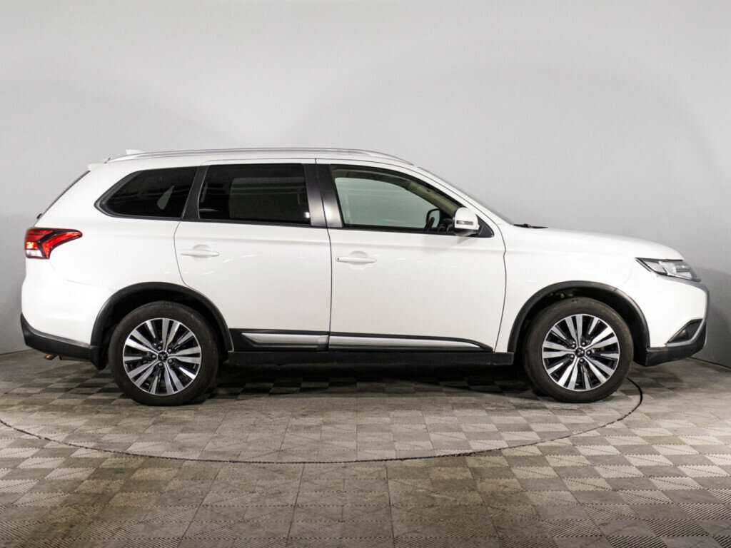 Купить Mitsubishi Outlander с пробегом. Фото: #3