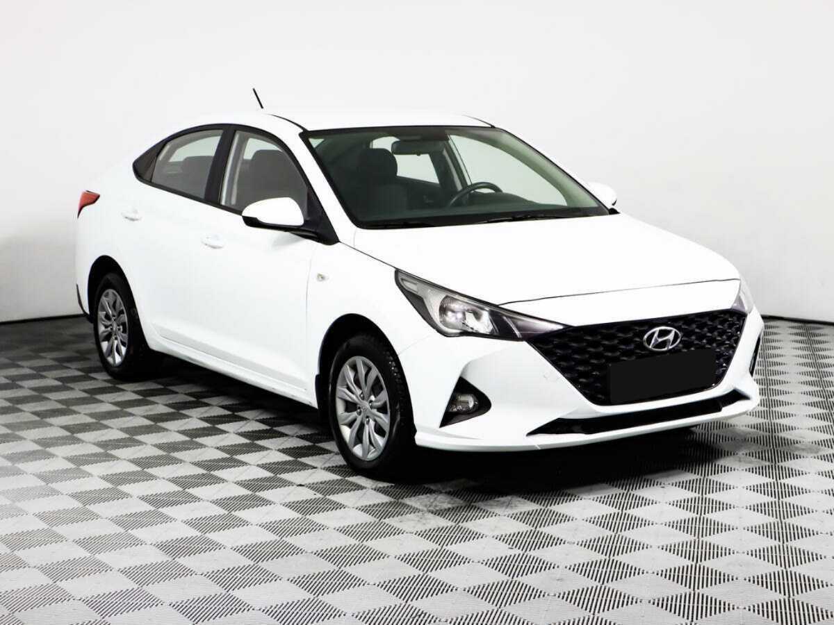 Купить Hyundai Solaris с пробегом. Фото: #2