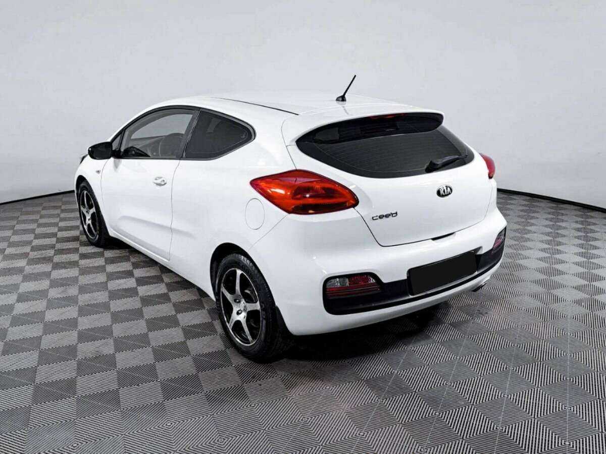 Купить Kia Ceed с пробегом. Фото: #5