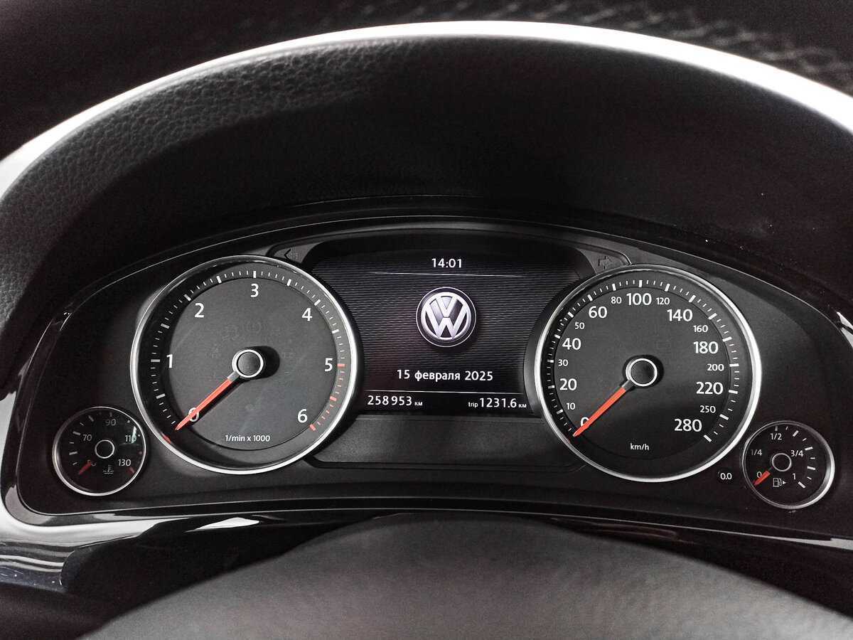 Купить Volkswagen Touareg с пробегом. Фото: #9
