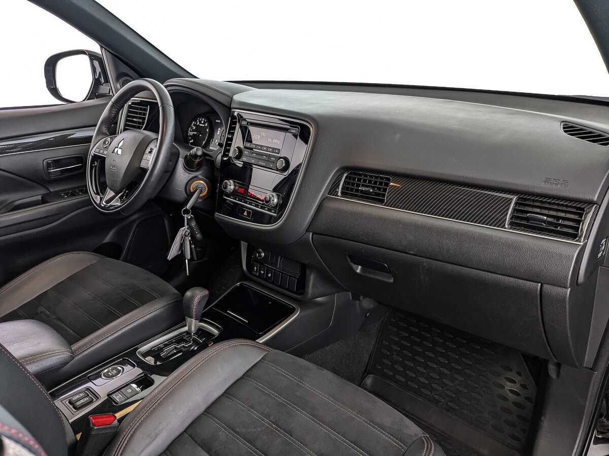 Купить Mitsubishi Outlander с пробегом. Фото: #12