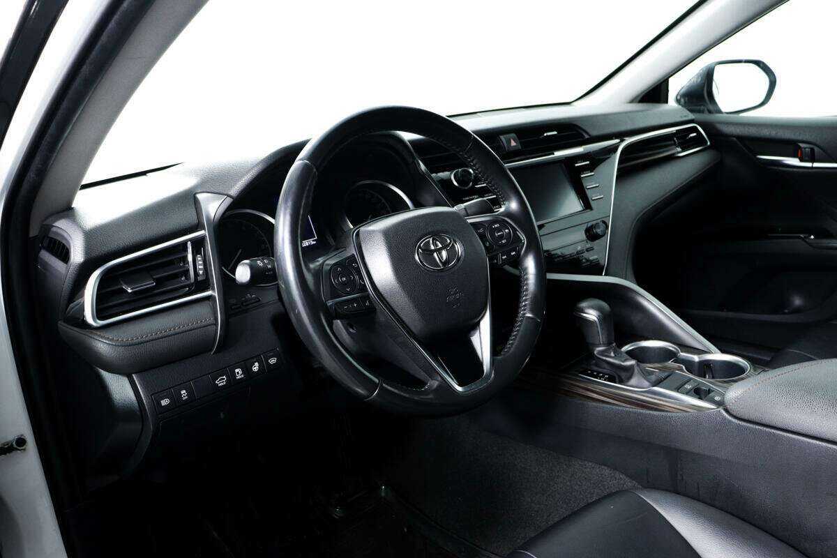 Купить Toyota Camry с пробегом. Фото: #12