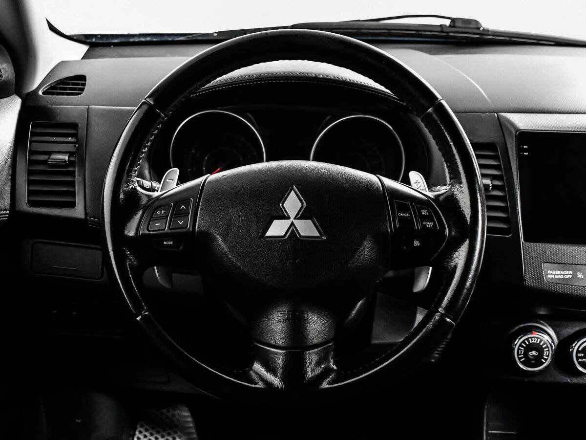 Купить Mitsubishi Outlander с пробегом. Фото: #10