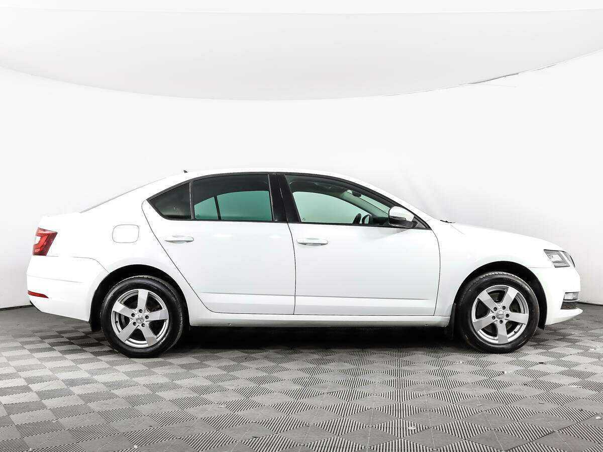 Купить Skoda Octavia с пробегом. Фото: #3