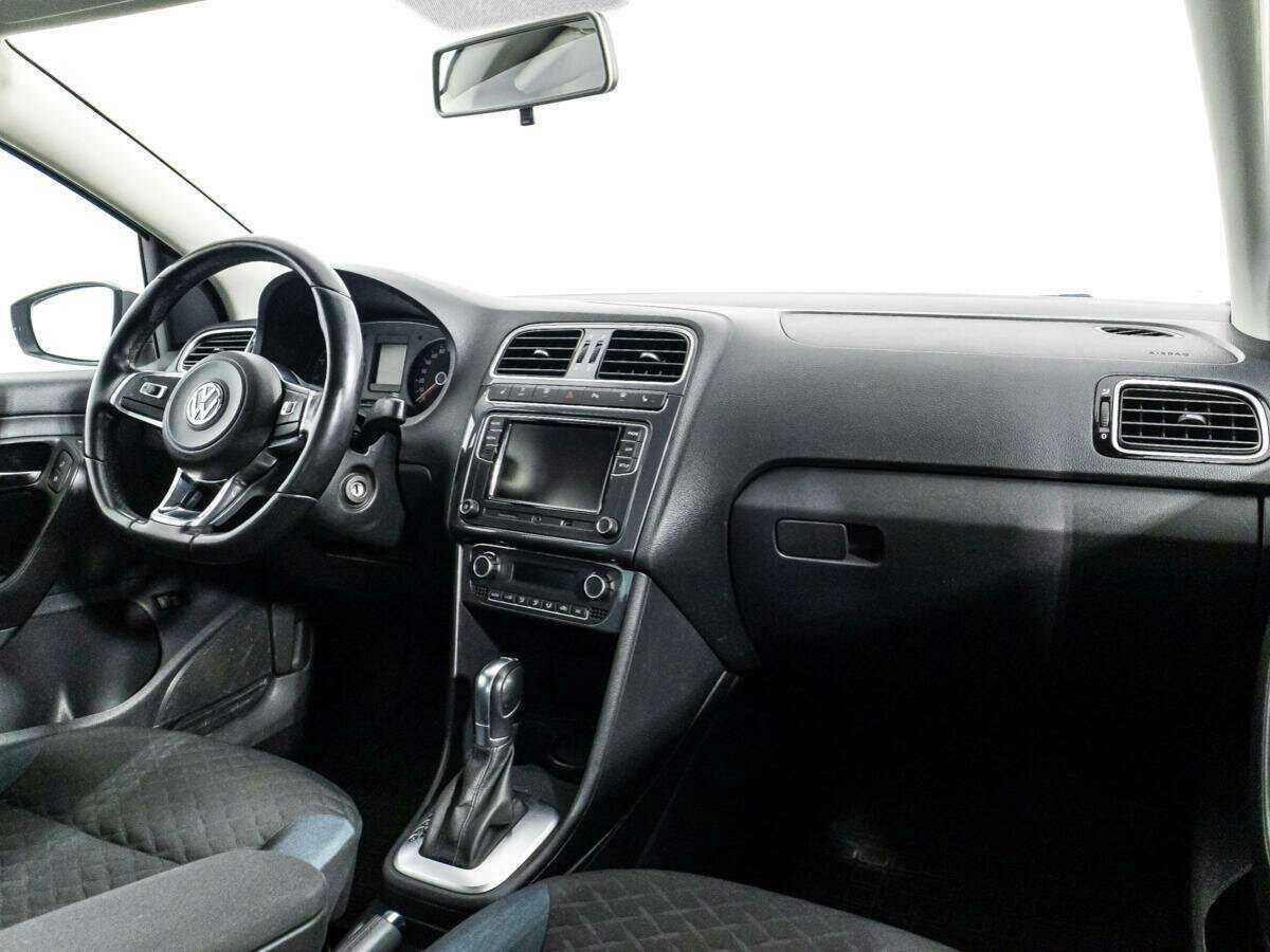 Купить Volkswagen Polo с пробегом. Фото: #8