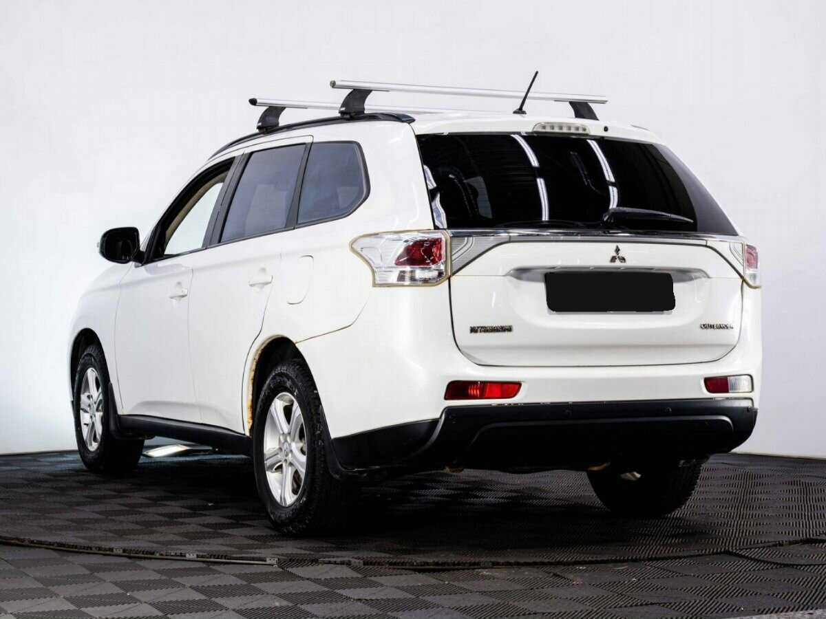Купить Mitsubishi Outlander с пробегом. Фото: #3