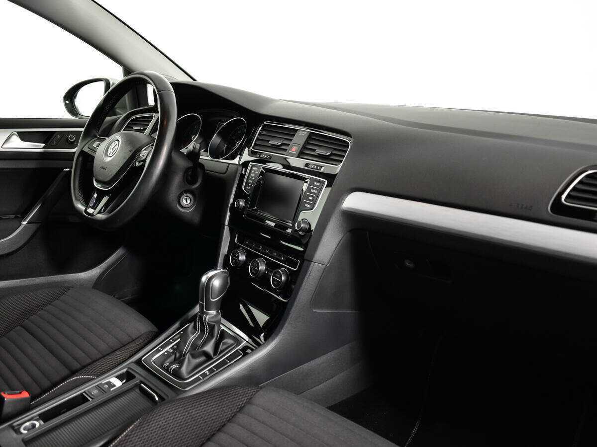 Купить Volkswagen Golf с пробегом. Фото: #8