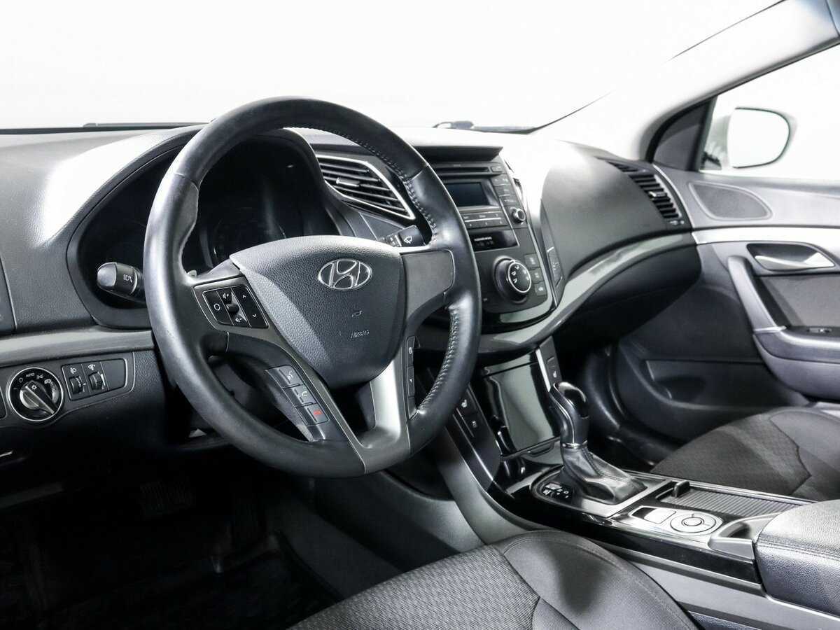 Купить Hyundai i40 с пробегом. Фото: #10