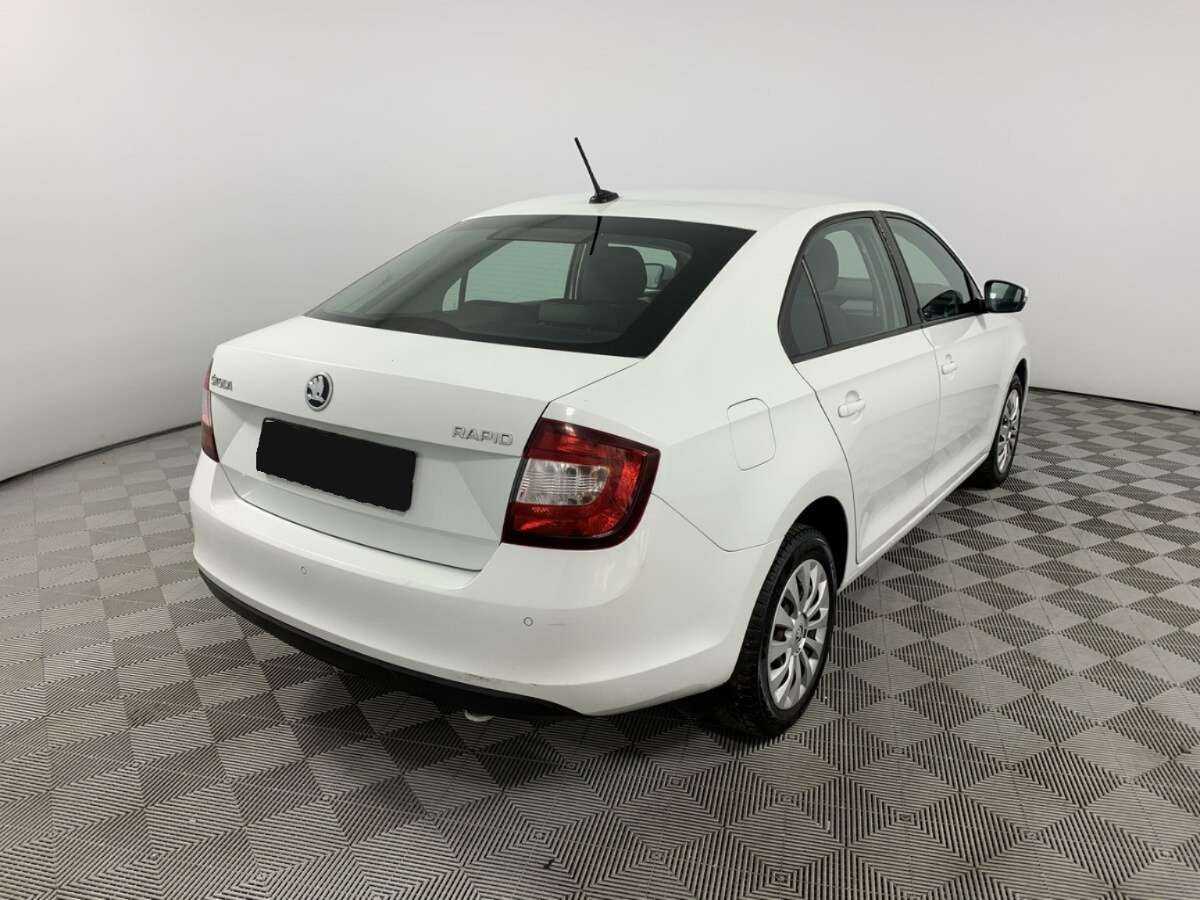 Купить Skoda Rapid с пробегом. Фото: #4