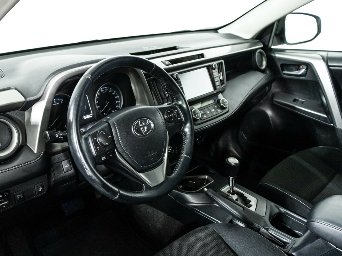 Купить Toyota RAV4 с пробегом. Фото: #10