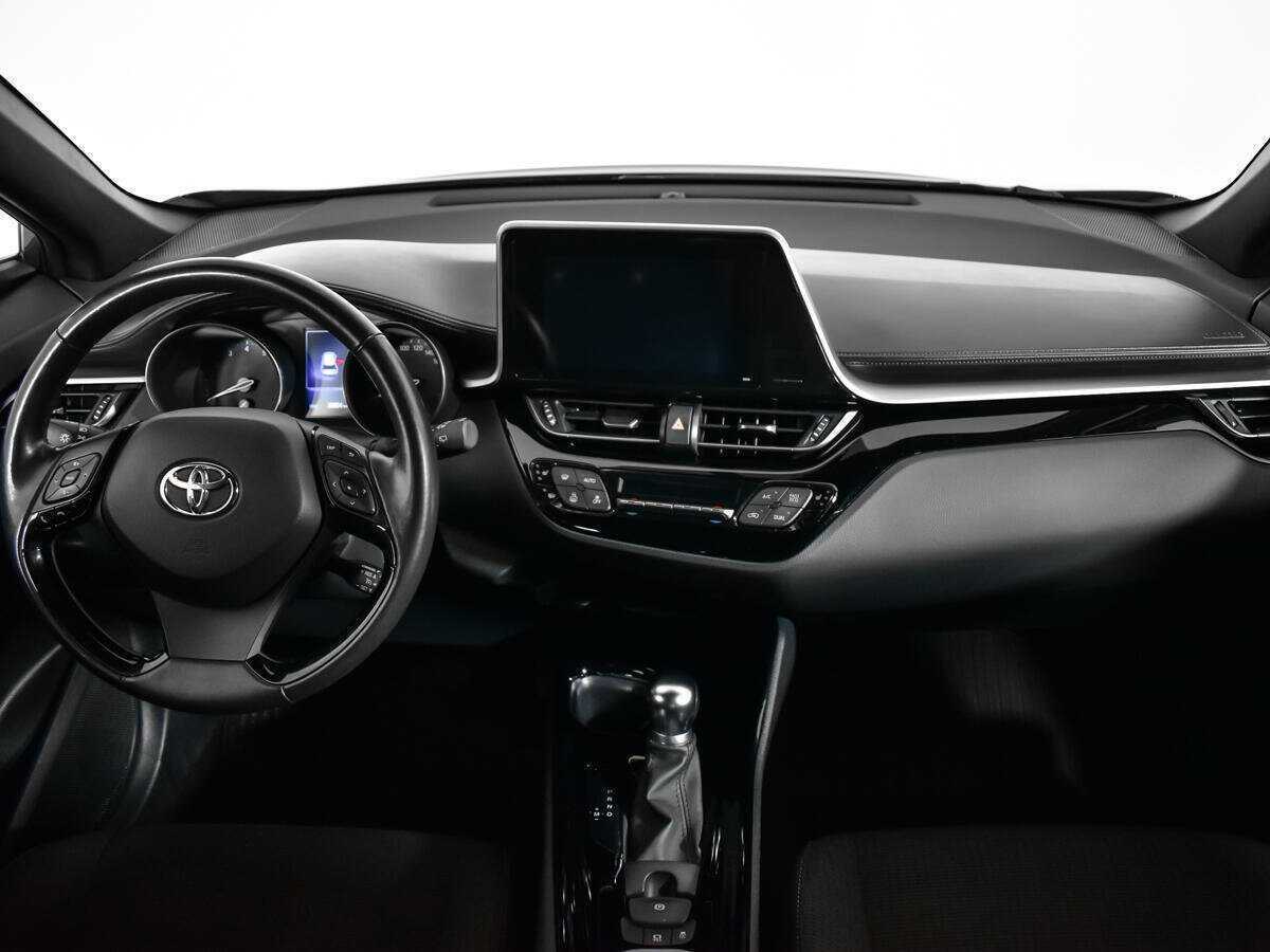 Купить Toyota C-HR с пробегом. Фото: #11