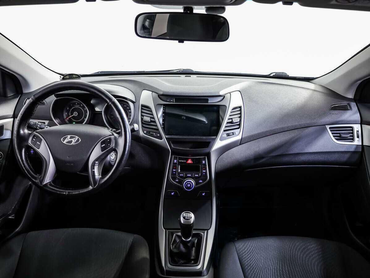 Купить Hyundai Elantra с пробегом. Фото: #8