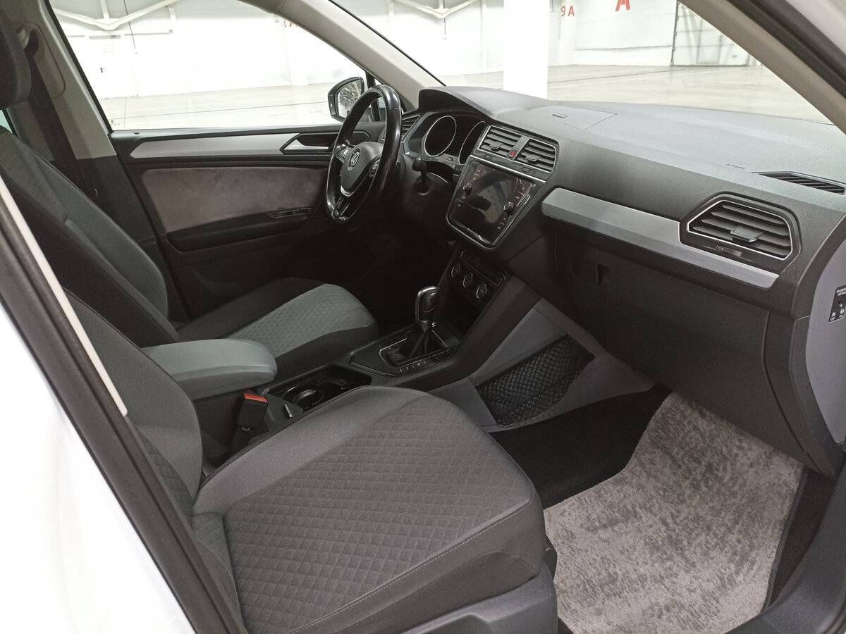 Купить Volkswagen Tiguan с пробегом. Фото: #10